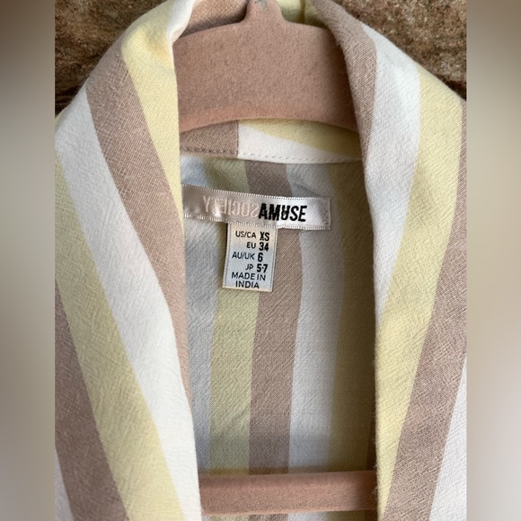 MuseSociety muted yellow / white/ beige shrug XS - Picture 4 of 5